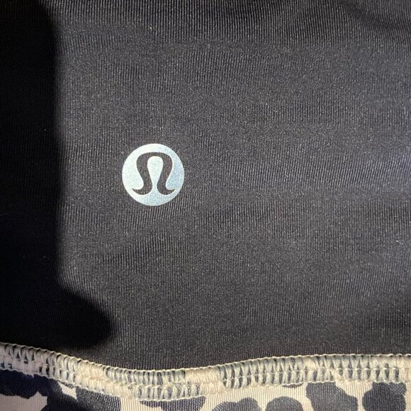 NEW LULULEMON Top Speed Crop Dottie Dash Grain Black Ace Spot size 2 - Picture 10 of 11